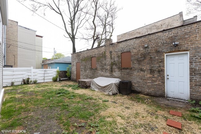 Building Photo - 4619 N Hamlin Ave
