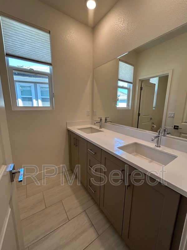 Building Photo - 5762 Caprice Ct