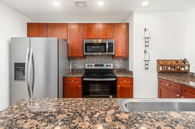 Building Photo - 955 Registry Blvd