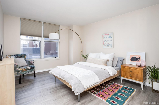 Building Photo - Updated 2 Bed 2 Bath in Denver's Mayfair N...