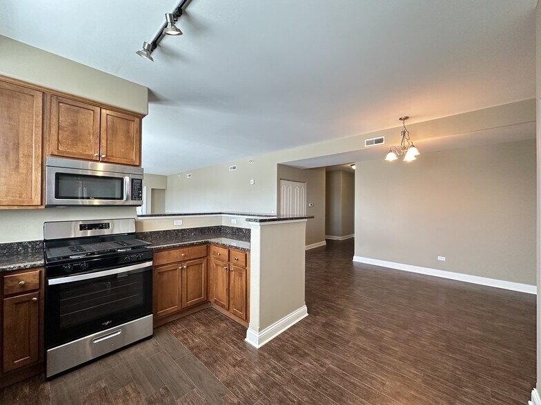 Building Photo - 2 Itasca Place