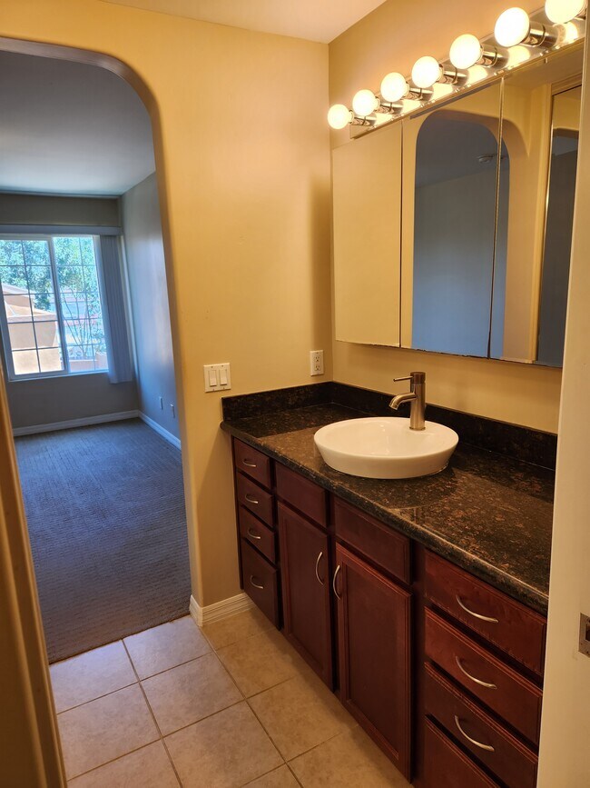 Building Photo - 5252 Balboa Arms Dr