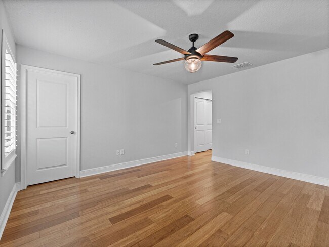 Building Photo - Stunning, 3-bedroom, 2.5-bath, townhome located in the highly desirable GATED resort community of...