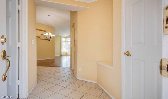 Building Photo - 8164 Sedona Sunset Dr