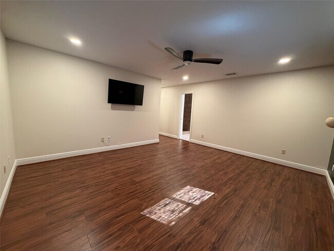 Building Photo - 7818 King Arthur Ct