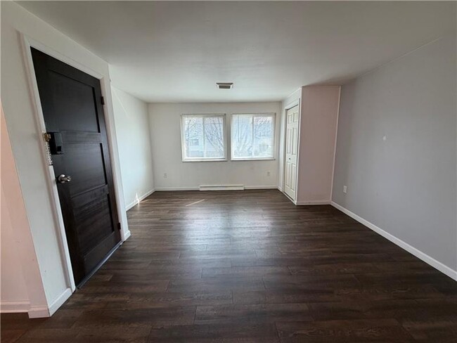 Building Photo - 2000 McMinn St