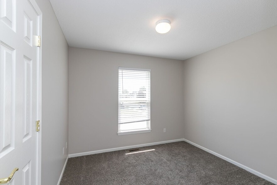 Building Photo - 502 Sunny Ln