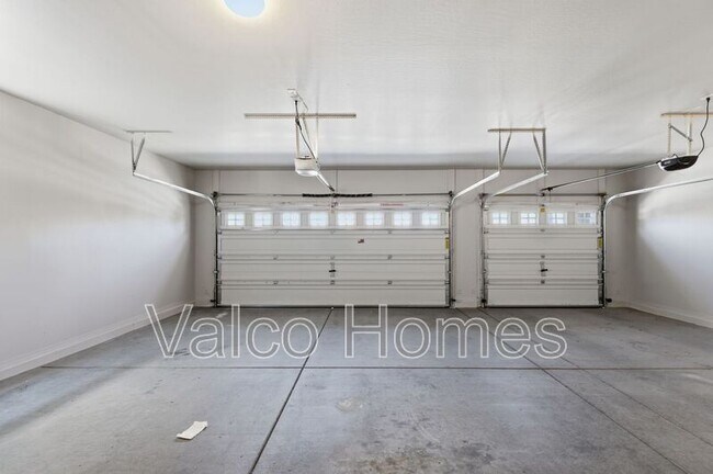 Building Photo - 2949 E Isaiah Ave