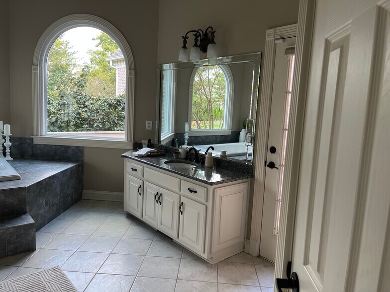 Building Photo - 5172 Remington Dr