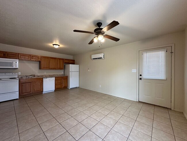 Building Photo - 2111 N.13th Street-B