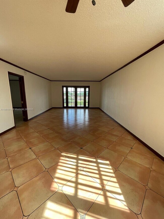 Building Photo - 6575 W Oakland Park Blvd