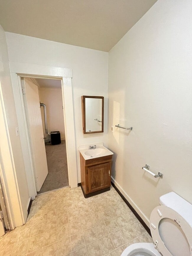 Building Photo - Charming 2 Bedroom, 1 Bathroom Home in Rio Dell, CA