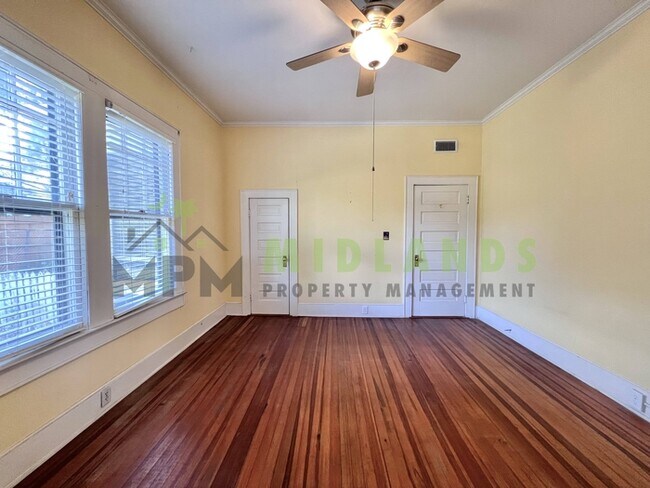 Building Photo - 2417B Clark Street