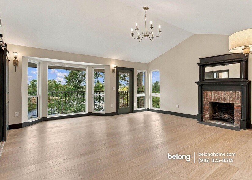 Building Photo - 9815 Mira Del Rio Dr