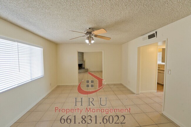 Building Photo - SW Bakersfield 3 bed/2bath