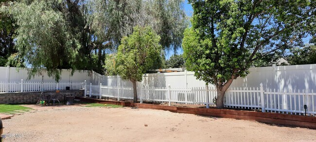Building Photo - 751 Calle Naranjo