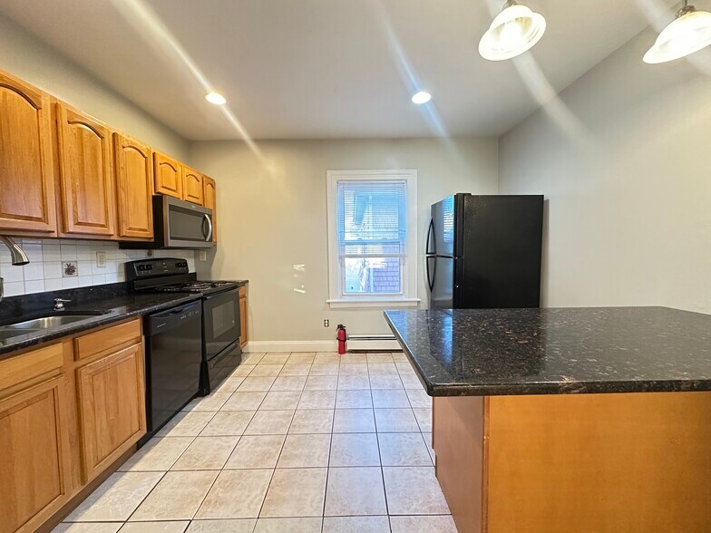 Building Photo - 47 Carolina Ave