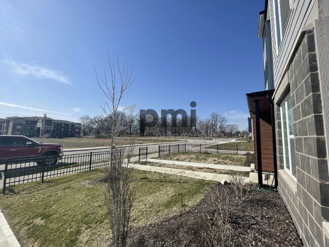 Building Photo - 2948 W New York St