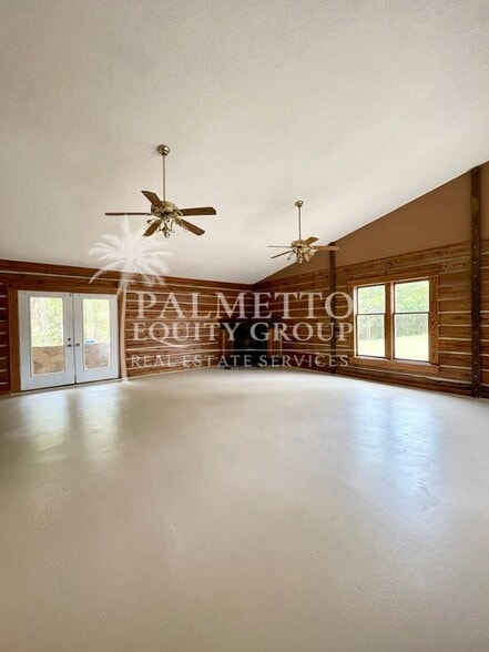 Building Photo - 5258 Ferguson Rd