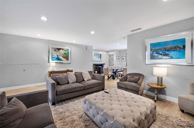 Building Photo - 7711 Coquina Dr