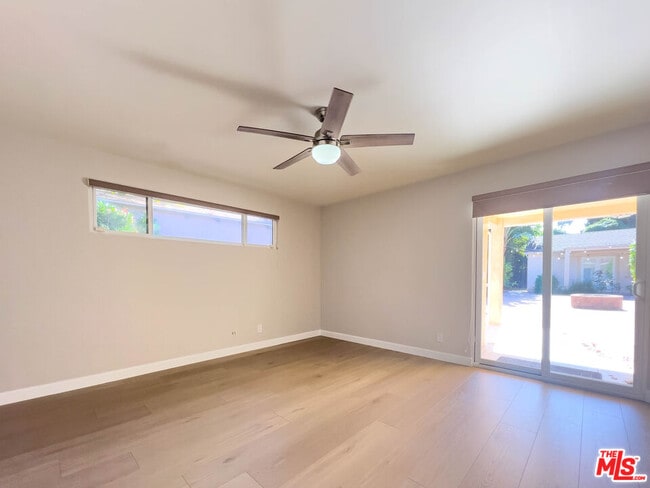 Building Photo - 15424 Camarillo St