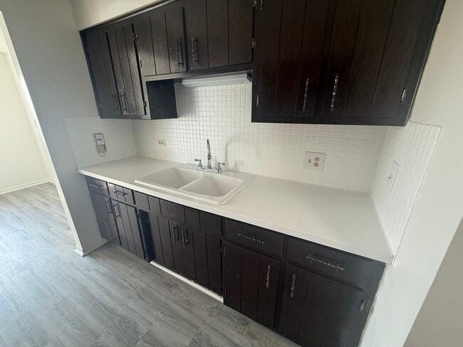 Building Photo - 2300 N Harlem Ave
