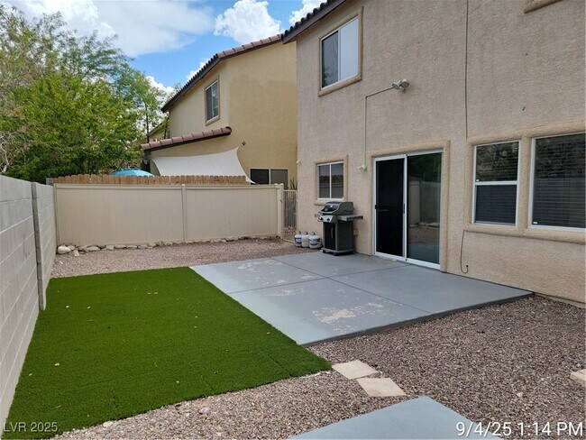 Building Photo - 856 Blushing Rose Pl