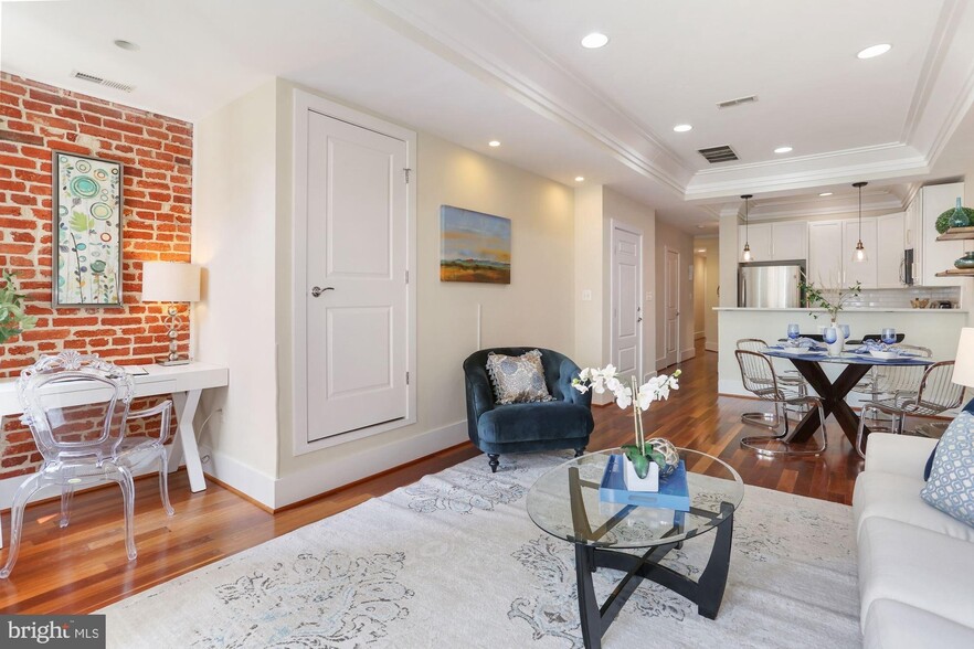 Building Photo - 1435 Euclid St NW