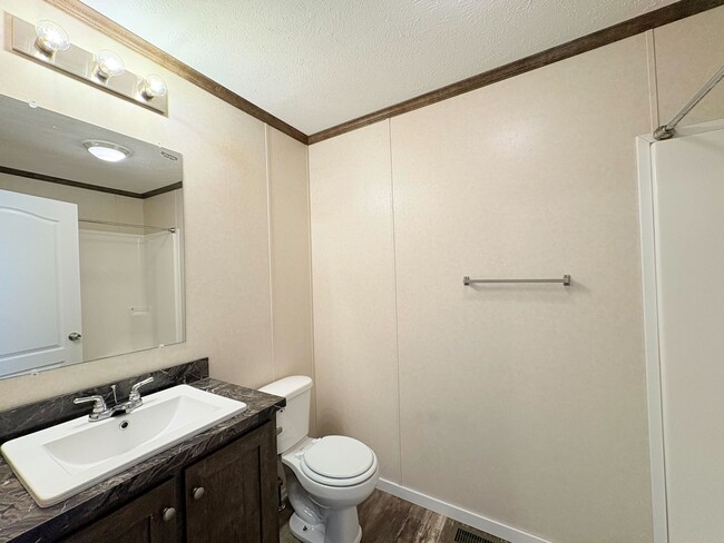 Building Photo - 10694 State Rte 762