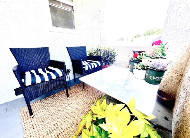 Building Photo - 9101 La Salle Ave