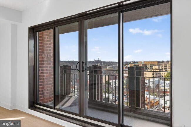 Building Photo - 1280 21st St NW