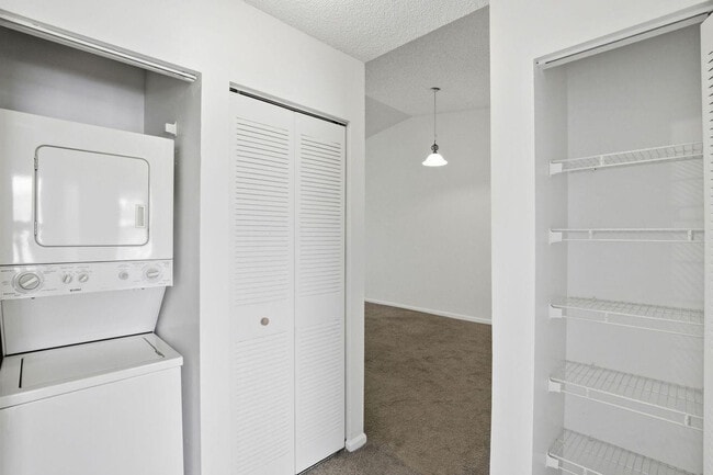 Building Photo - 3300 Jaywood Terrace