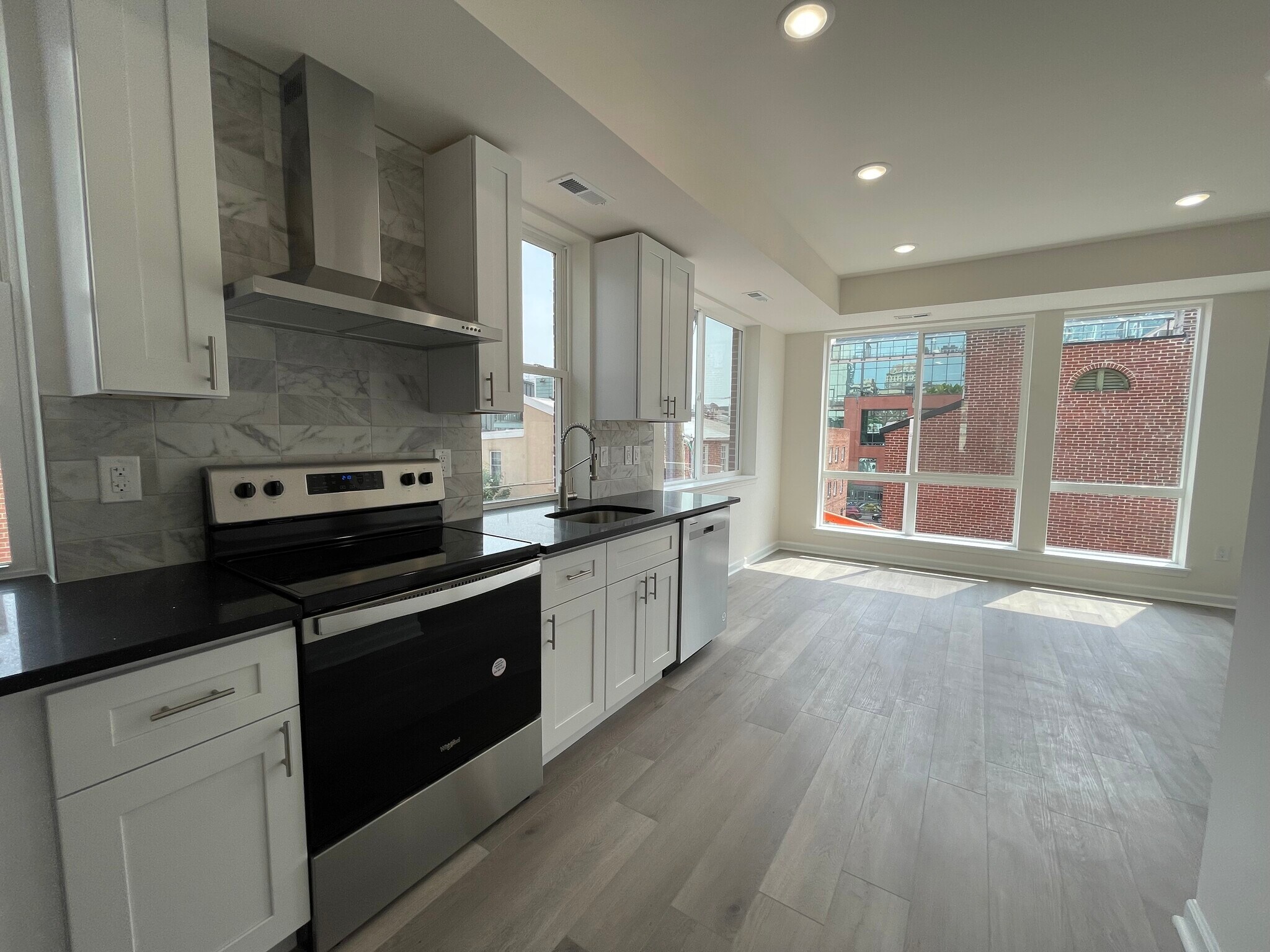 Building Photo - 1325 Rodman St