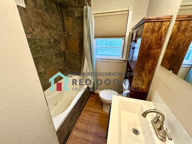 Building Photo - 4 Bed / 2 Bath Home for Rent — Great Falls, MT