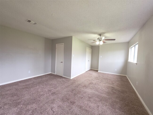 Building Photo - 9814 Kiwi Ln