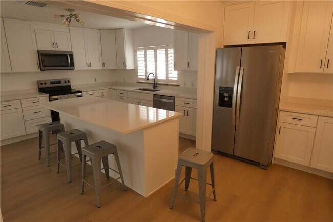 Building Photo - 8468 7th Way N
