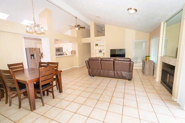 Building Photo - 3402 Cape Forest Dr