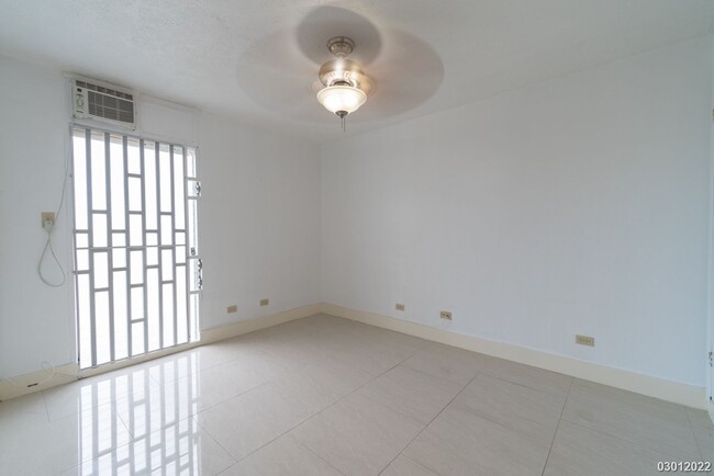 Building Photo - 1 Bed/1 Bath Corner Unit Condo at Melelani...