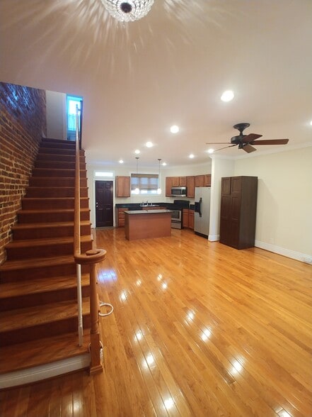 Building Photo - 1354 Pennsylvania Ave SE