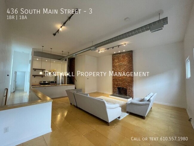 Primary Photo - 436 S Main St
