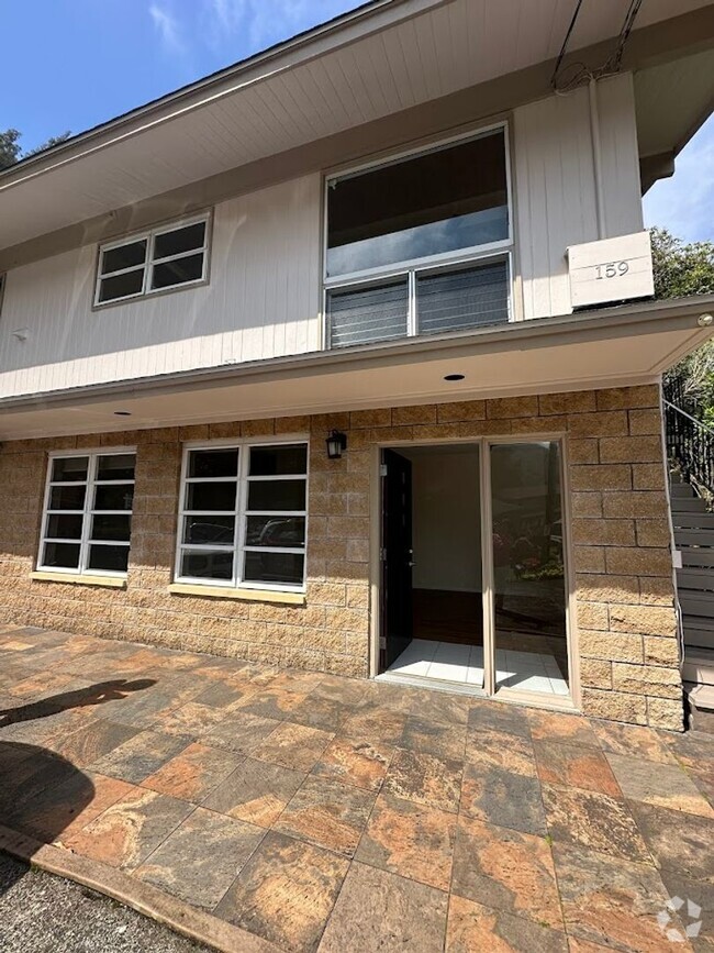 Building Photo - Nuuanu Pali Ground floor duplex 3 bed, 1 b...