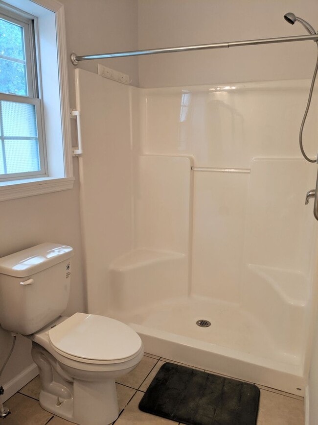 Building Photo - Rental-Beautiful West Asheville Home! **UTILITES INCLUDED**