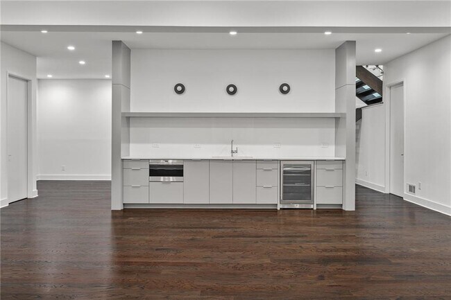 Building Photo - 19 Spruell Springs Rd