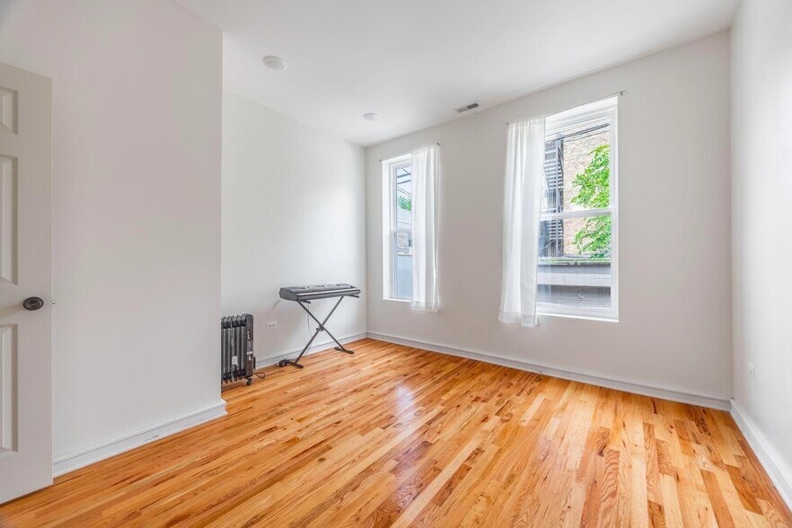 Building Photo - 1638 W 18th Pl