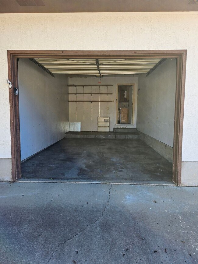 Building Photo - 47 Douglas Ln