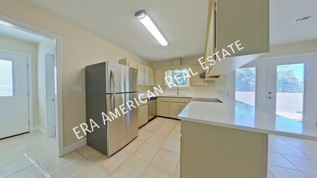 Building Photo - 5806 Flamingo Rd