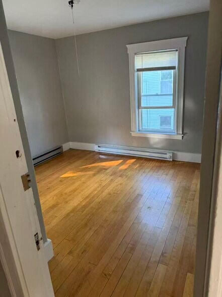 Building Photo - 84 Florence St