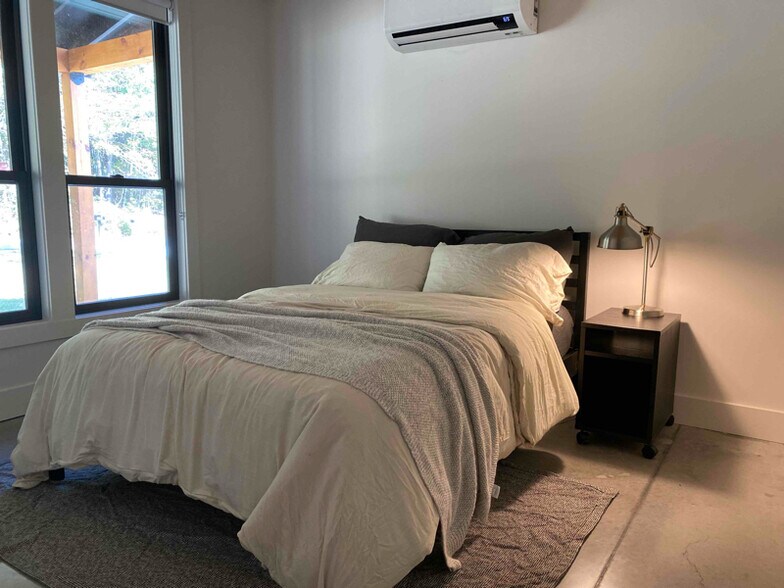 Building Photo - 575 Sullens Rd