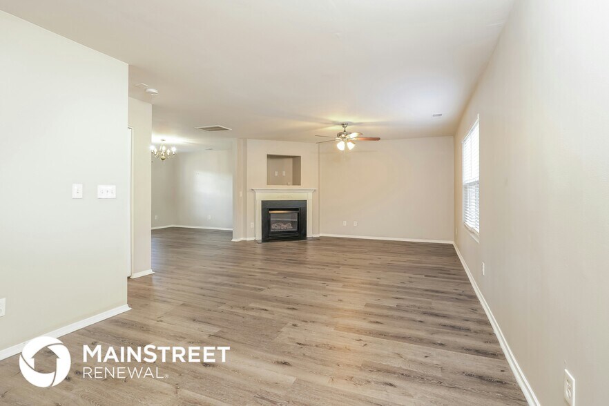 Building Photo - 4460 Westhill Pl