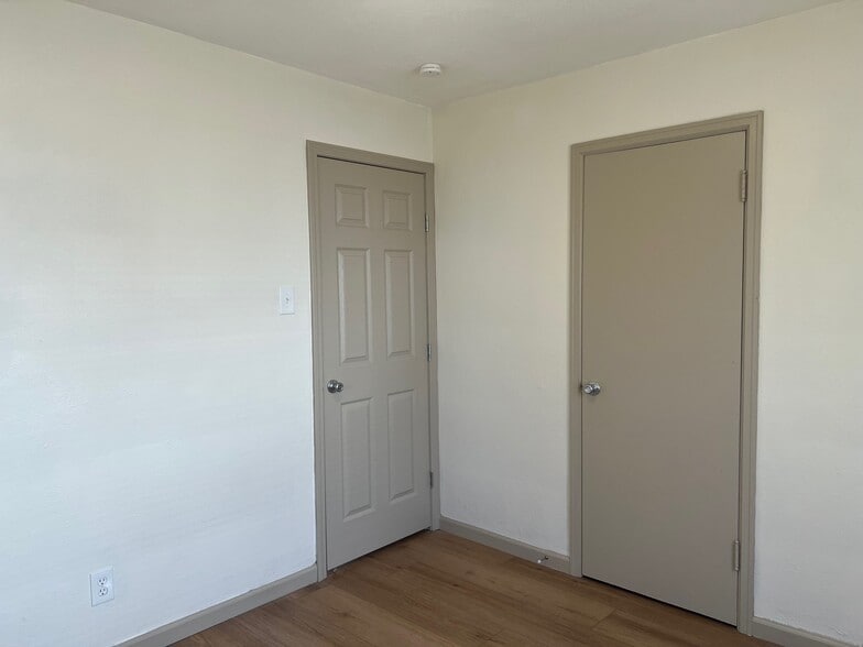 Building Photo - 8621 North Ave